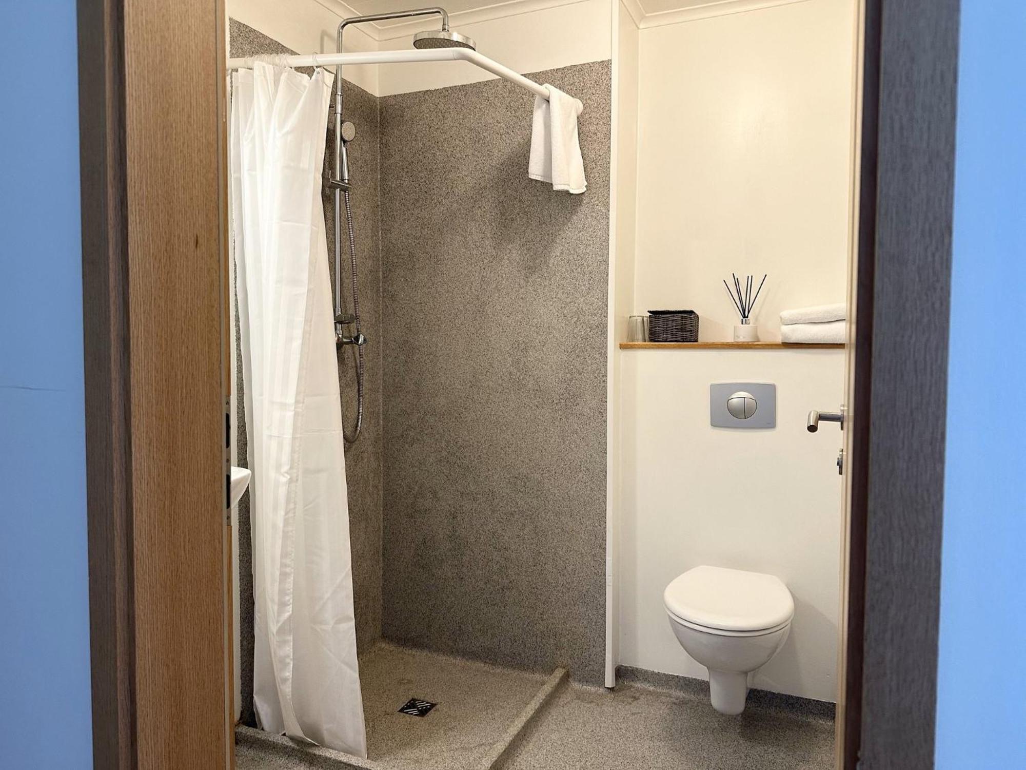 Albert Guesthouse クヴァンムスタンギ エクステリア 写真